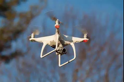 無人機 RGB-NIR 導(dǎo)航和 ISR 相機標(biāo)定用多光譜積分球光源